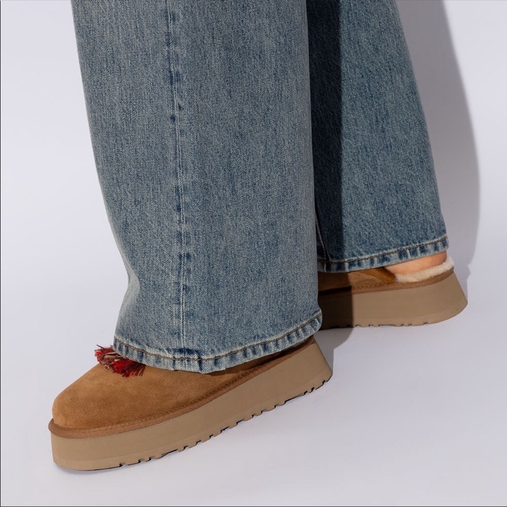 UGG Women’s Tazzle Slippers Chestnut